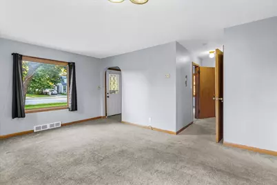5268 N 60th St, Milwaukee, WI 53218 - Photo 8
