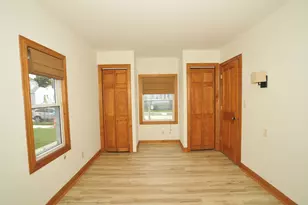 1955 S 91st St, West Allis, WI 53227 - Photo 20