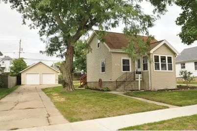 1955 S 91st St, West Allis, WI 53227 - Photo 4