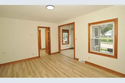 1955 S 91st St, West Allis, WI 53227 - Photo 18