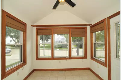1955 S 91st St, West Allis, WI 53227 - Photo 22