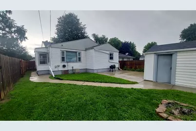 1405  15th Ave, South Milwaukee, WI 53172 - Photo 1