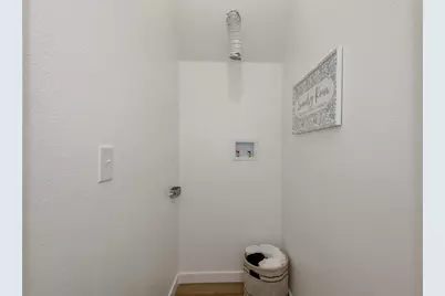 316 E Clarence St, Milwaukee, WI 53207 - Photo 40