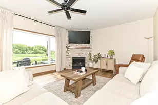 611 Hunter Dr, Racine, WI 53406 - Photo 8