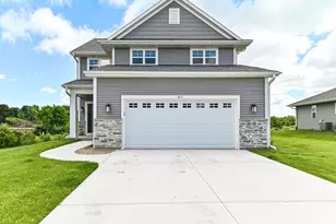 611 Hunter Dr, Racine, WI 53406 - Photo 2