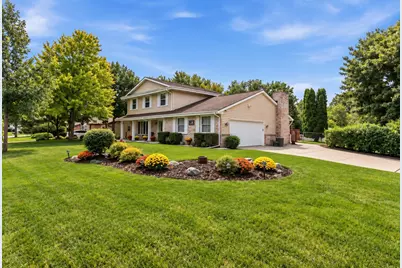 9301 S Sherwood Dr, Franklin, WI 53132 - Photo 4