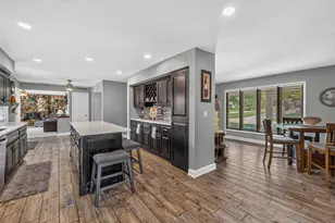 9301 S Sherwood Dr, Franklin, WI 53132 - Photo 12