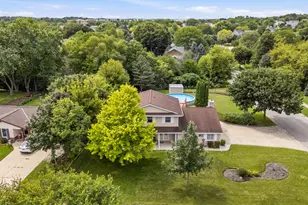9301 S Sherwood Dr, Franklin, WI 53132 - Photo 6