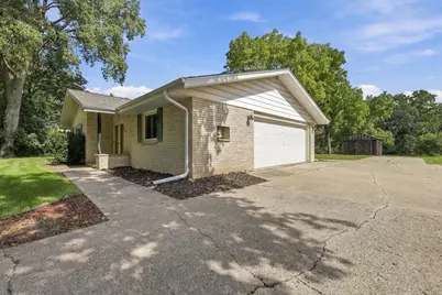 3920  Fiebrantz Dr, Brookfield, WI 53005 - Photo 4
