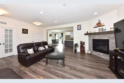 W228N7937  Timberland Dr, Sussex, WI 53089 - Photo 8