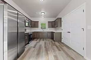 1904 River Dr, West Bend, WI 53090 - Photo 8