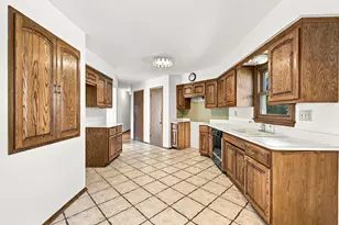 3735 San Fernando Dr, Brookfield, WI 53045 - Photo 12