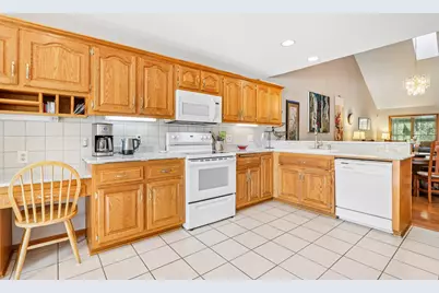 2500 E Circle Dr, Racine, WI 53405 - Photo 10