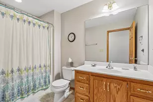 2500 E Circle Dr, Racine, WI 53405 - Photo 32