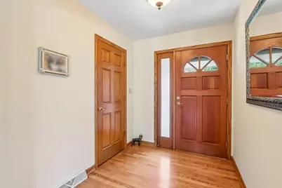 435  Nickelby Ct, Delafield, WI 53018 - Photo 10