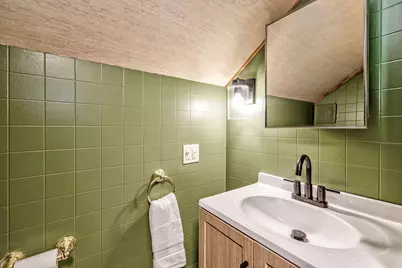 2221 S 79th St, West Allis, WI 53219 - Photo 16