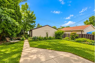 2221 S 79th St, West Allis, WI 53219 - Photo 24