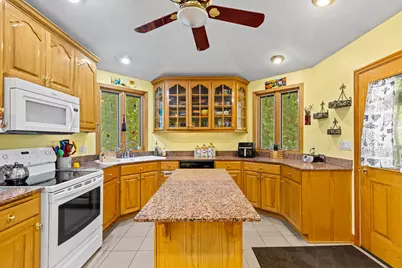 2141 S 105th St, West Allis, WI 53227 - Photo 4