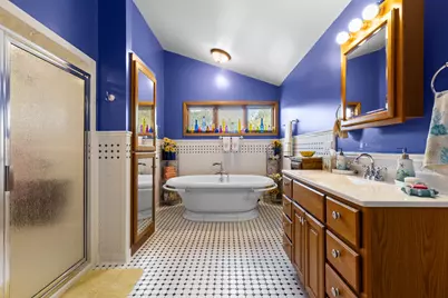 2141 S 105th St, West Allis, WI 53227 - Photo 6