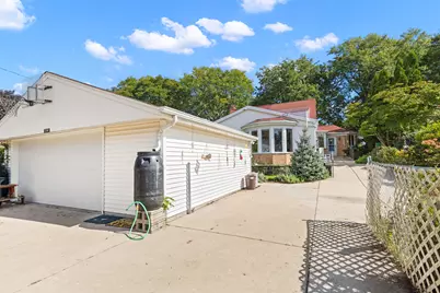 2141 S 105th St, West Allis, WI 53227 - Photo 24
