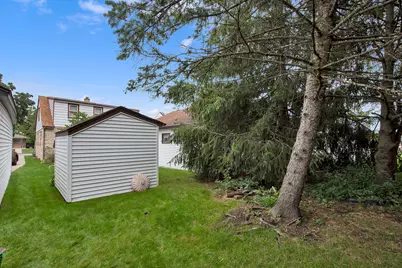 2923 E Cudahy Ave, Saint Francis, WI 53235 - Photo 18