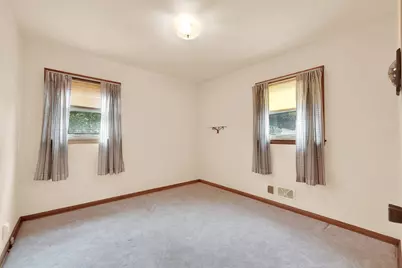 2923 E Cudahy Ave, Saint Francis, WI 53235 - Photo 8
