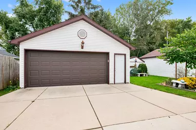 2923 E Cudahy Ave, Saint Francis, WI 53235 - Photo 26