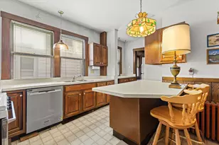 2912 N Maryland Ave, Milwaukee, WI 53211 - Photo 16