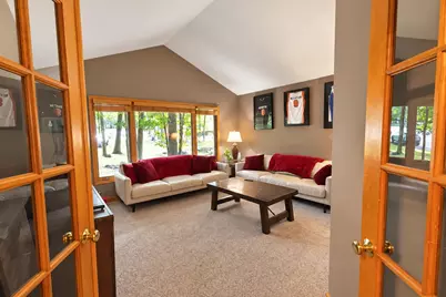 11920 W Whitaker Ln, Greenfield, WI 53228 - Photo 18