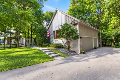 11920 W Whitaker Ln, Greenfield, WI 53228 - Photo 4