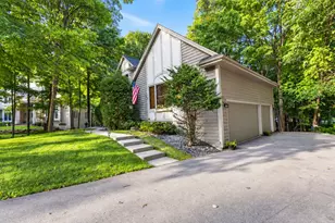 11920 W Whitaker Ave, Greenfield, WI 53228 - Photo 4