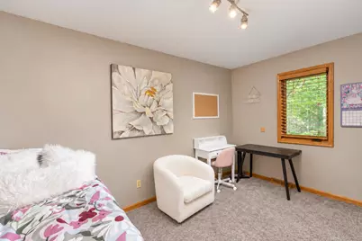 11920 W Whitaker Ln, Greenfield, WI 53228 - Photo 32