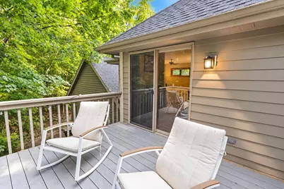 11920 W Whitaker Ln, Greenfield, WI 53228 - Photo 28