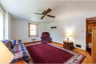 1502  River Dr, Watertown, WI 53094 - Photo 4