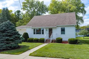 1502 River Dr, Watertown, WI 53094 - Photo 2