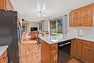 161 Caldwell St, Pewaukee, WI 53072 - Photo 14