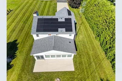 2733  4 1/2 Mile Rd, Racine, WI 53402 - Photo 4