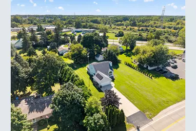 2733  4 1/2 Mile Rd, Racine, WI 53402 - Photo 6