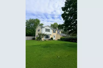 N104W16800  Thornapple Row, Germantown, WI 53022 - Photo 2