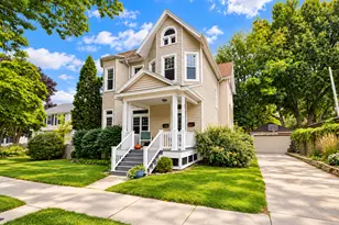 4631 N Oakland Ave, Whitefish Bay, WI 53211 - Photo 1