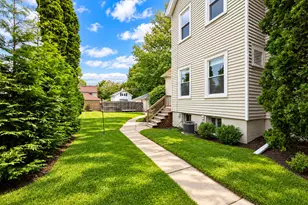 4631 N Oakland Ave, Whitefish Bay, WI 53211 - Photo 16