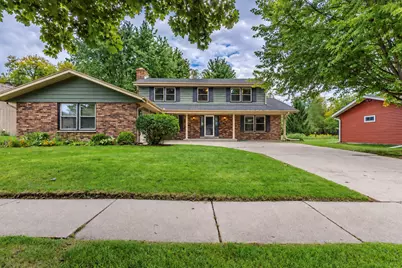 6634  Riverdale Ln, Greendale, WI 53129 - Photo 2