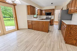 6634 Riverdale Ln, Greendale, WI 53129 - Photo 12