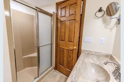 6634  Riverdale Ln, Greendale, WI 53129 - Photo 6