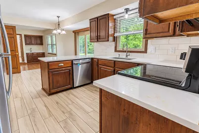 6634  Riverdale Ln, Greendale, WI 53129 - Photo 18