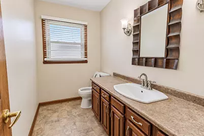 6634  Riverdale Ln, Greendale, WI 53129 - Photo 10