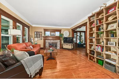 7441  Lincoln Pl, Wauwatosa, WI 53213 - Photo 4