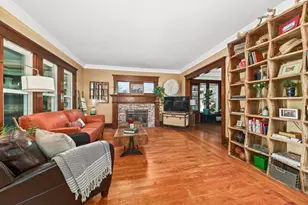7441 Lincoln Pl, Wauwatosa, WI 53213 - Photo 4
