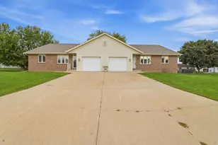 406 Keno Cir, Horicon, WI 53032 - Photo 32