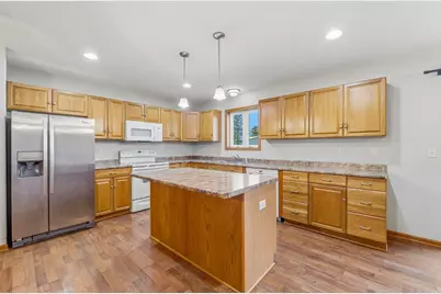 406  Keno Cir, Horicon, WI 53032 - Photo 6